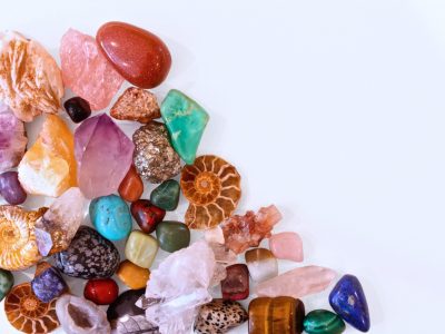 15 Top Crystals for Friendship and Conflict